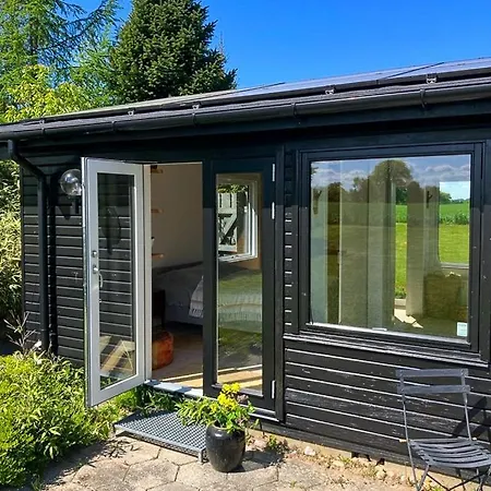 Summer House With Pool Near Nyaraló *