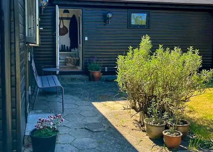 度假居 Summer House With Pool Near *