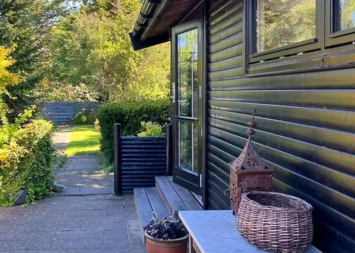 Summer House With Pool Near 度假居 Dronningmølle