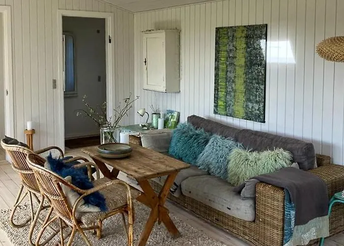 度假居 Summer House With Pool Near *