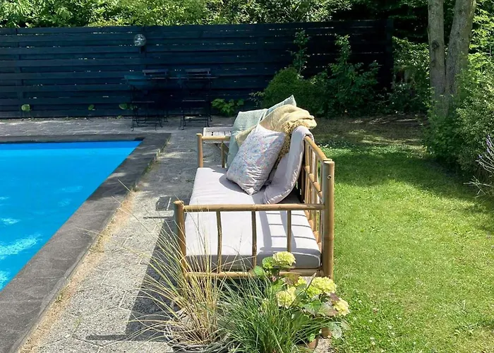 度假居 Summer House With Pool Near Dronningmølle