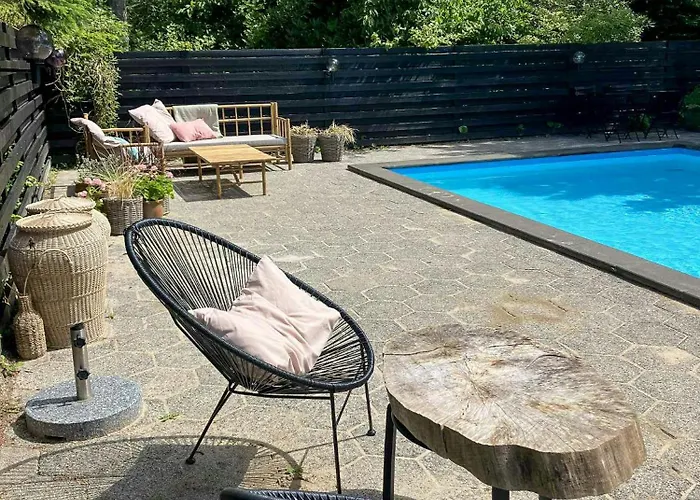 Summer House With Pool Near Dronningmølle