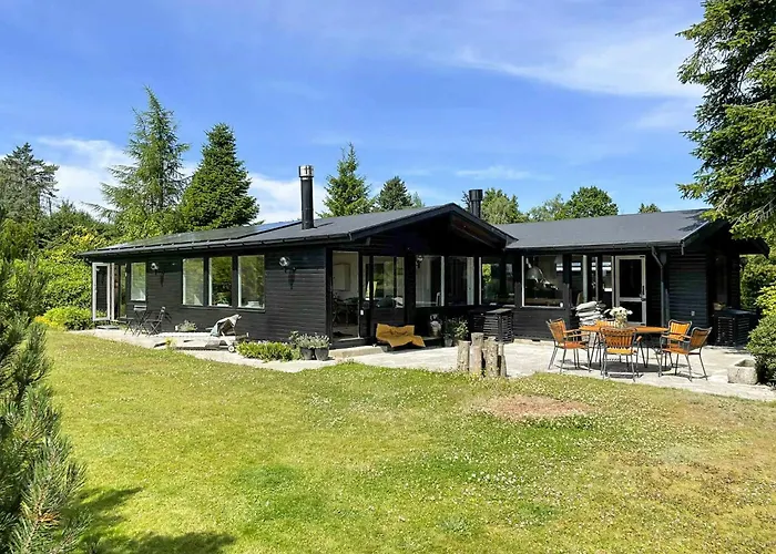 度假居 Summer House With Pool Near *